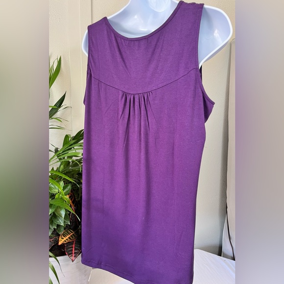Sold…NWT Purple Sleeveless Summer Top - Picture 3 of 6